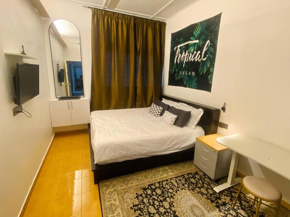 Bed, TV and multimedia, Photo of the whole room, Evening entertainment, Bedroom