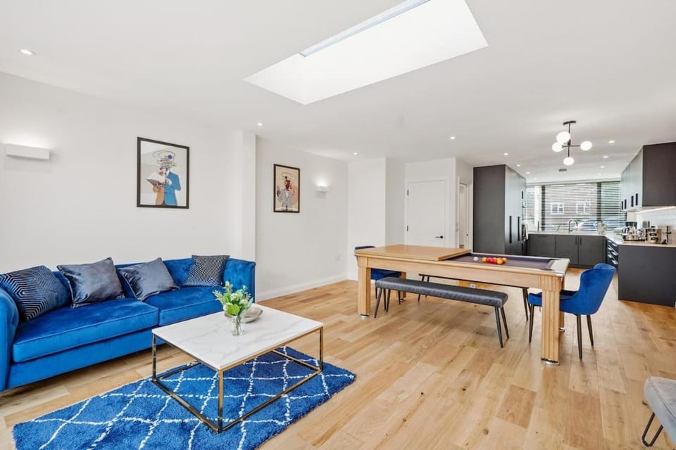 Deluxe 5 Bed House in London - Pool Table House in London Borough of Southwark