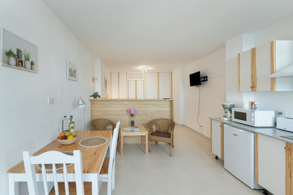 Property building, Kitchen or kitchenette, Living room