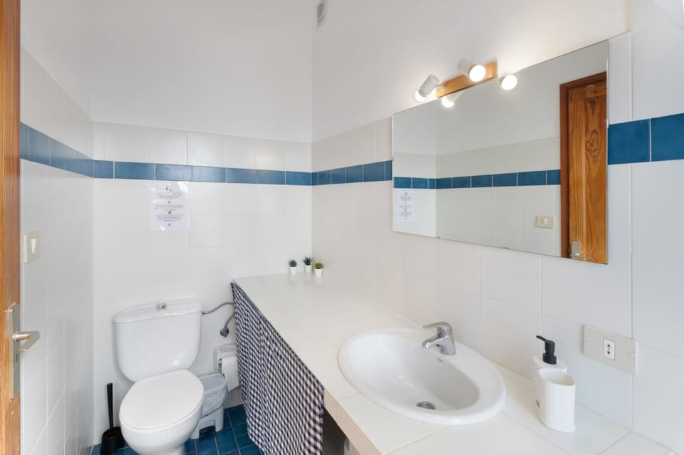 Bathroom, Living room