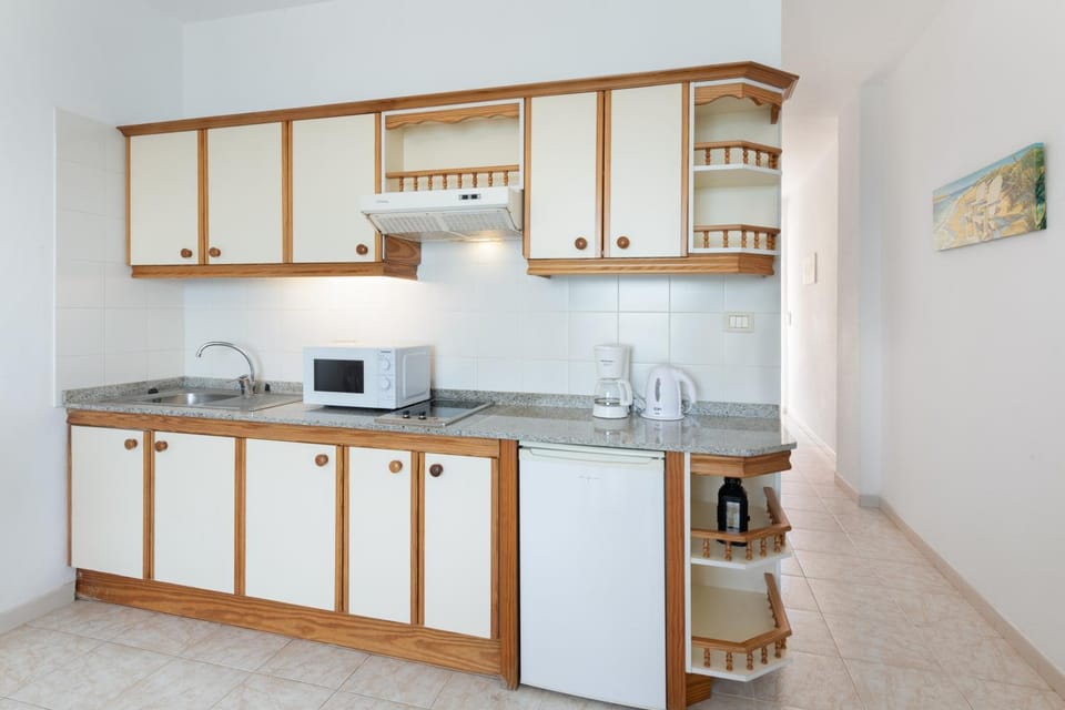 Kitchen or kitchenette, Living room