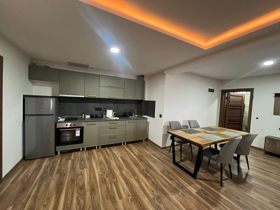 Lux pine house Apartment Apartment in Zlatibor