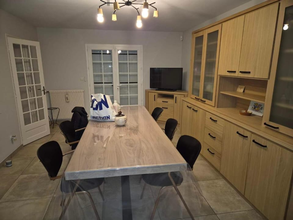 TV and multimedia, Dining area