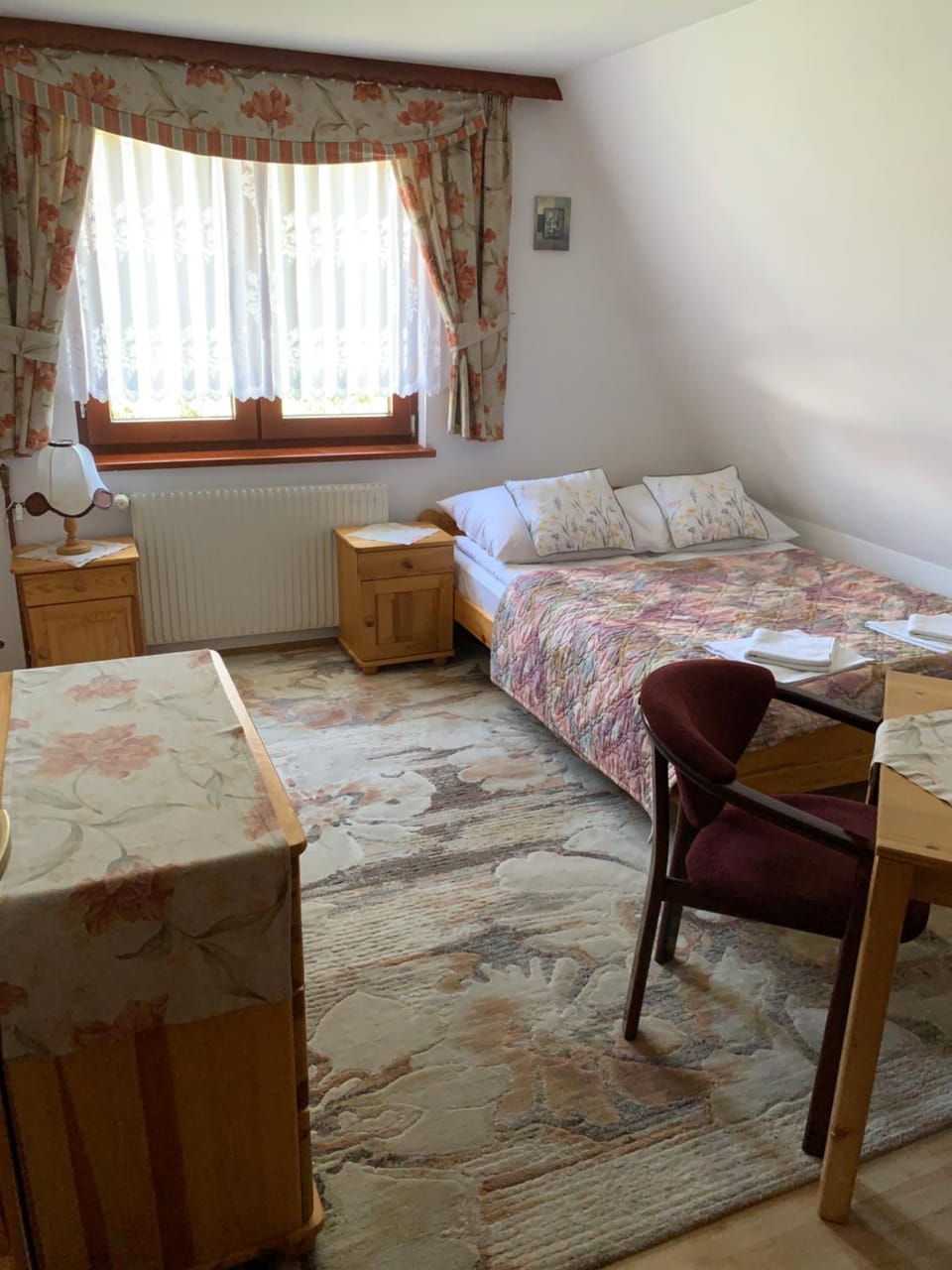 Bed, Photo of the whole room