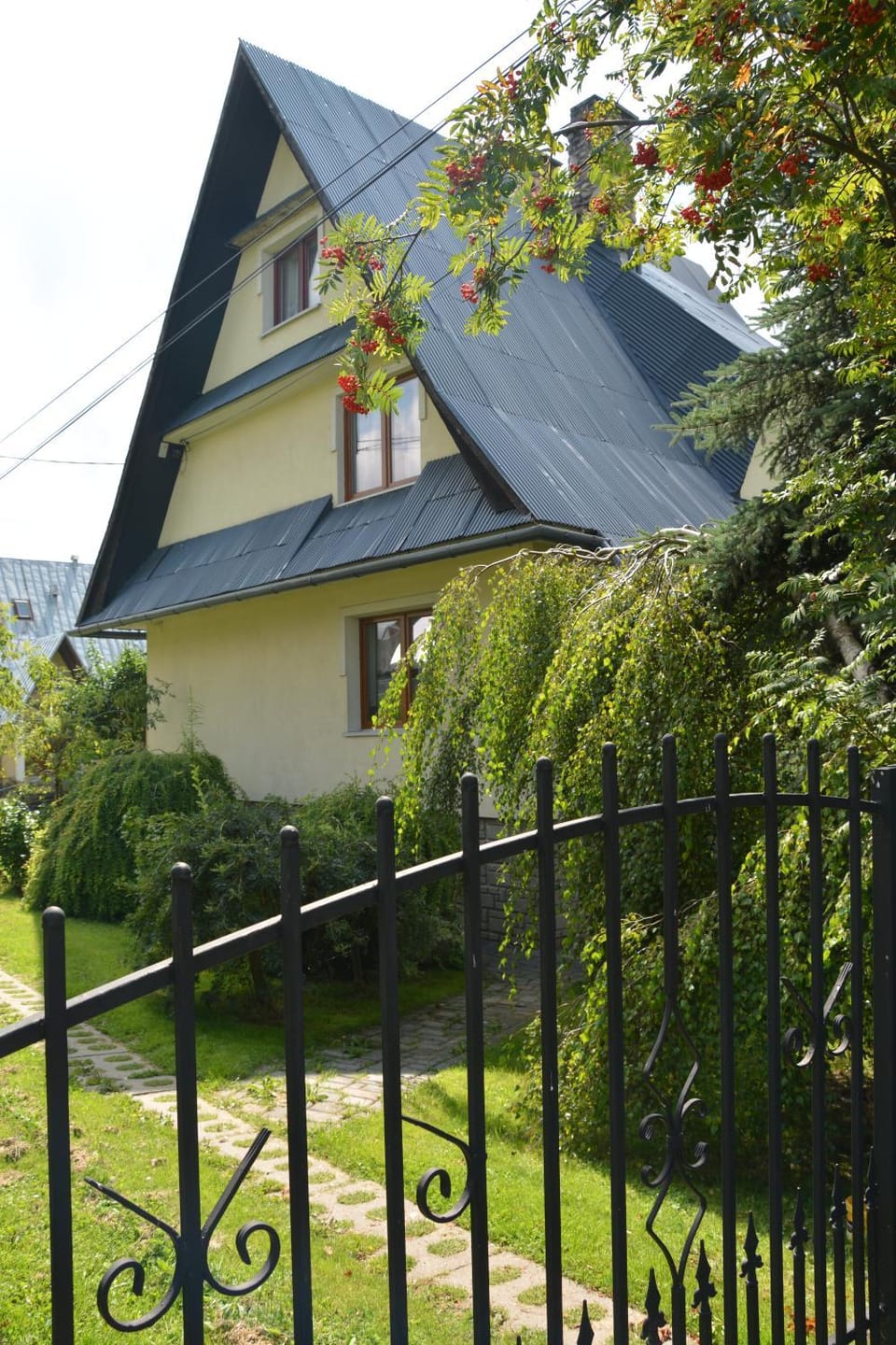 Property building, Spring, Garden