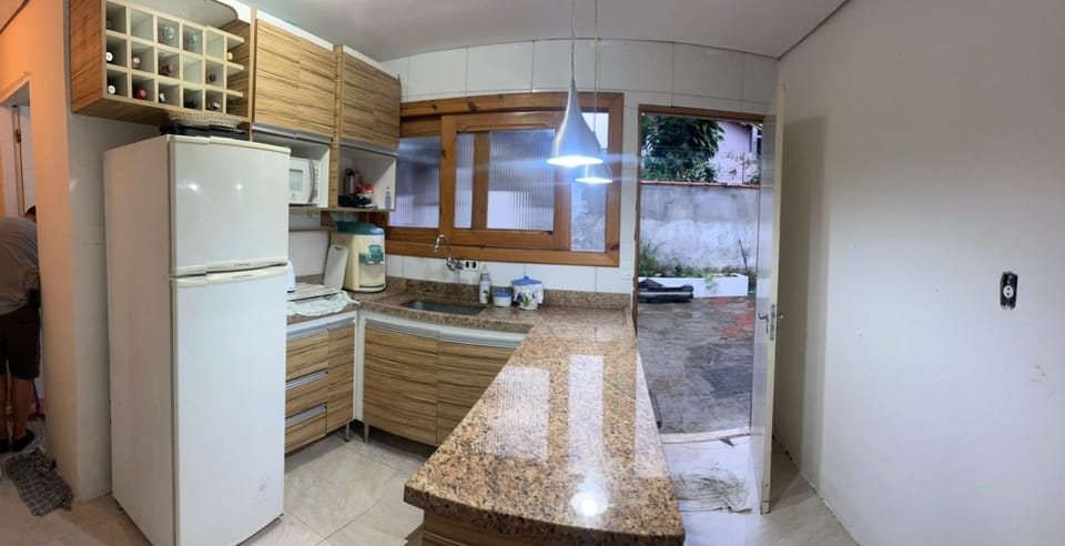 Kitchen or kitchenette, oven, pet friendly, stove