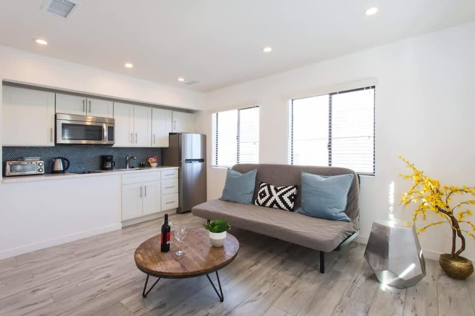 Sunny 1 Bedroom in the Heart of Venice Beach - #4 Apartment in Venice Beach