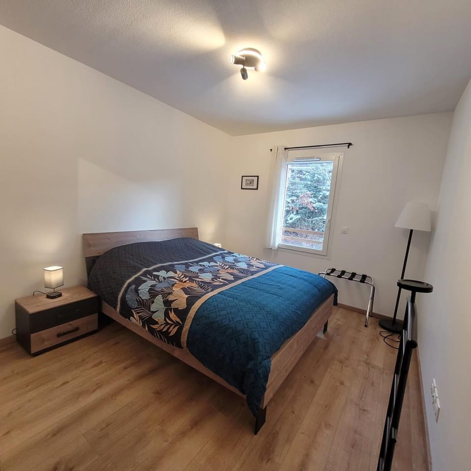 New apt at the slopes with private parking Apartment in Briançon