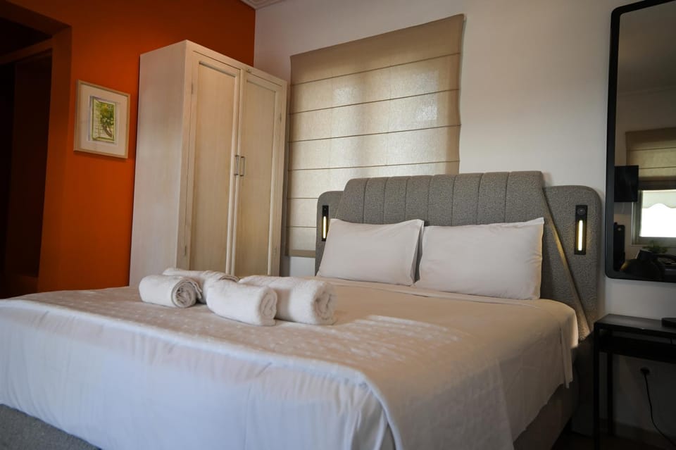 Bed, Photo of the whole room, Bedroom, wardrobe