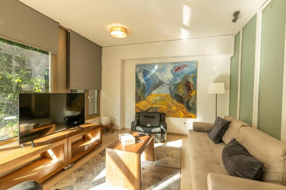 Tsakalof Loft Luxe Apartment in Athens