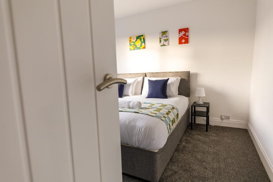 Bed, Photo of the whole room, Bedroom, wardrobe