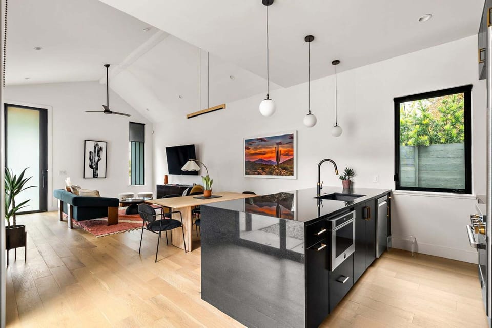South 1st St Hideaway - 2BR - Patio - DT ATX House in Zilker