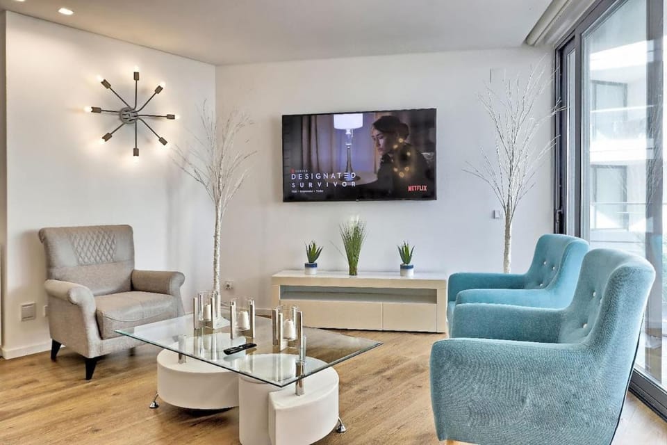 TV and multimedia, Living room, Seating area