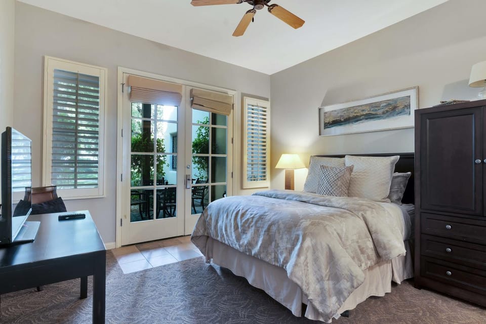 Stunning Ground Floor 1BR Villa #A Steps to Pool Apartment in Indian Wells