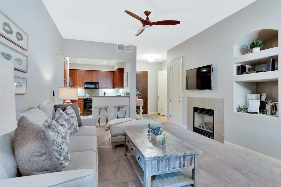 Stunning Ground Floor 1BR Villa #A Steps to Pool Apartment in Indian Wells