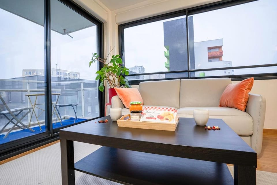 View (from property/room), Living room, Seating area