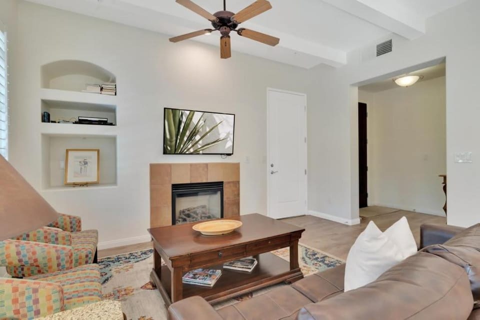 Prime Location Main Pool Ground Floor 2BR Villa House in Indian Wells