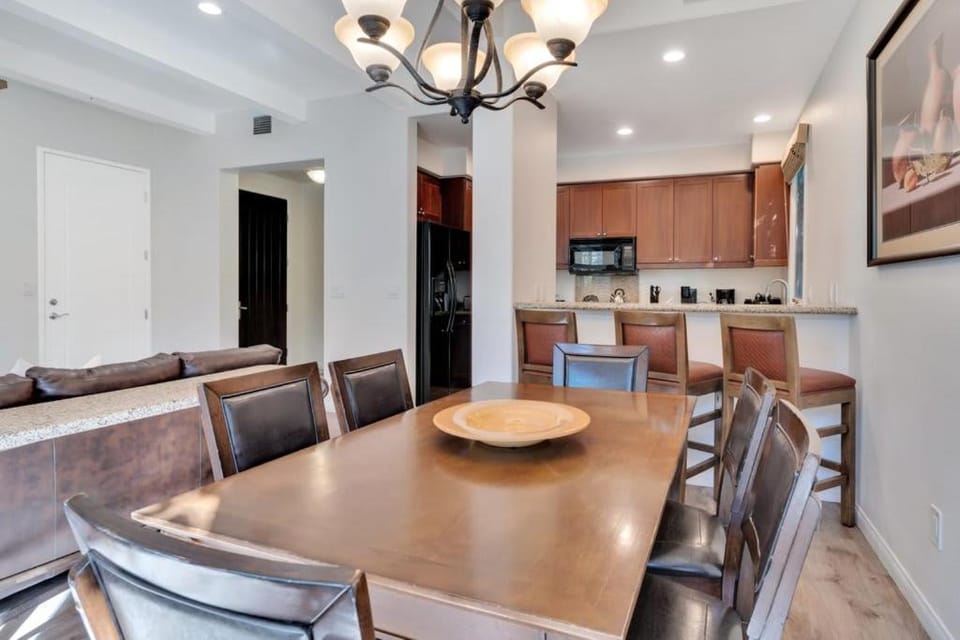 Prime Location Main Pool Ground Floor 2BR Villa House in Indian Wells