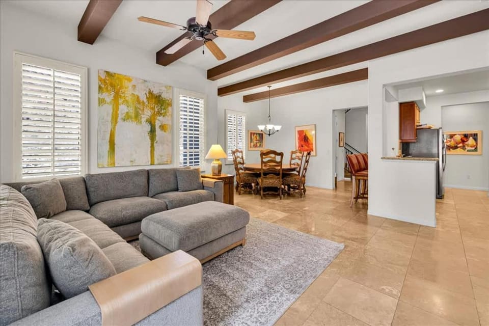 Enchanting Townhome Touching Santa Rosa Mountains House in Indian Wells