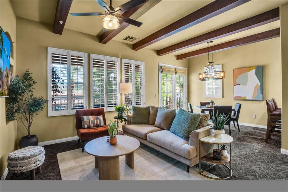Legacy Villas Hideaway overlooking Main Pool #A Apartment in Indian Wells