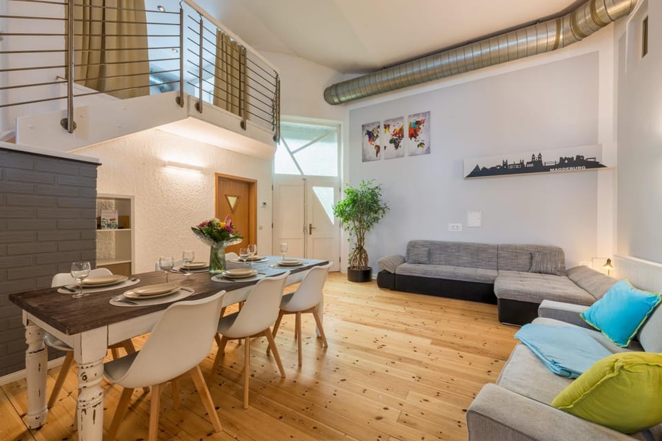 Living room, Dining area