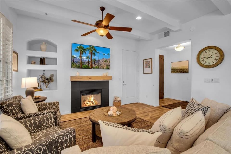 Lux Ground Floor Villa in heart of La Quinta #A Apartment in Indian Wells