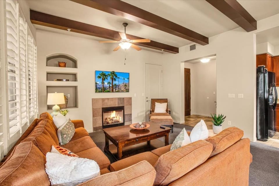 Tranquil Villa with Captivating Desert Views #A Apartment in Indian Wells
