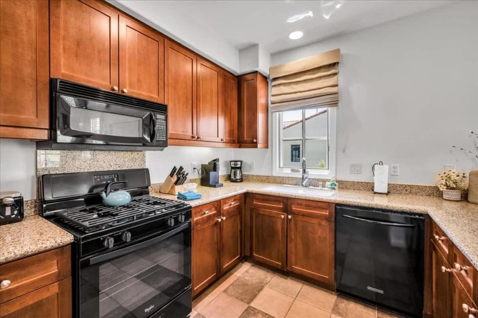 Upstairs 1BR Villa with Impeccable Views #A Apartment in Indian Wells