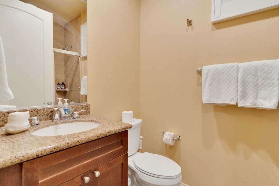Desert Oasis Villa #A Steps from Pool Apartment in Indian Wells