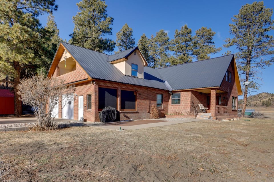 Near Hiking: Mtn-View Getaway in Bayfield! Apartment in La Plata County