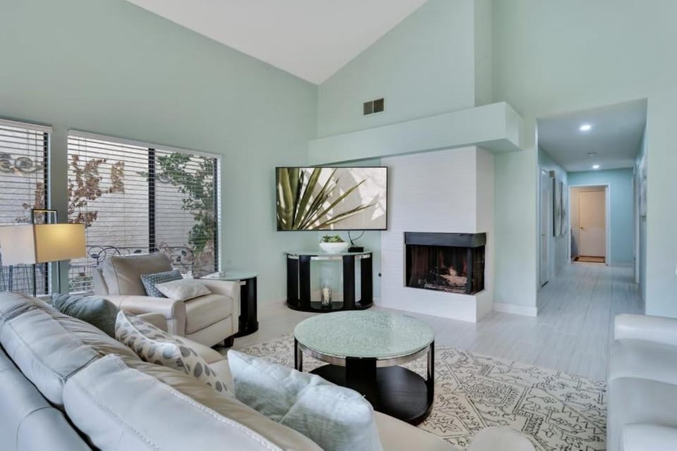 Refreshing Desert Escape near LQ Resort House in Indian Wells