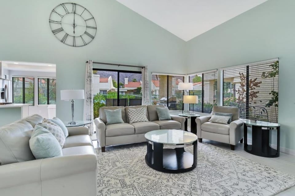Refreshing Desert Escape near LQ Resort House in Indian Wells