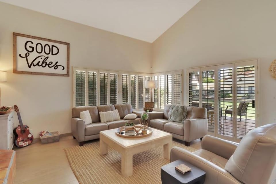 Contemporary Remodeled Villa near LQ Resort House in Indian Wells