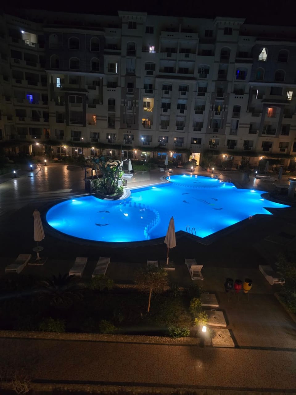 Property building, Night, Pool view, Swimming pool, sunbed