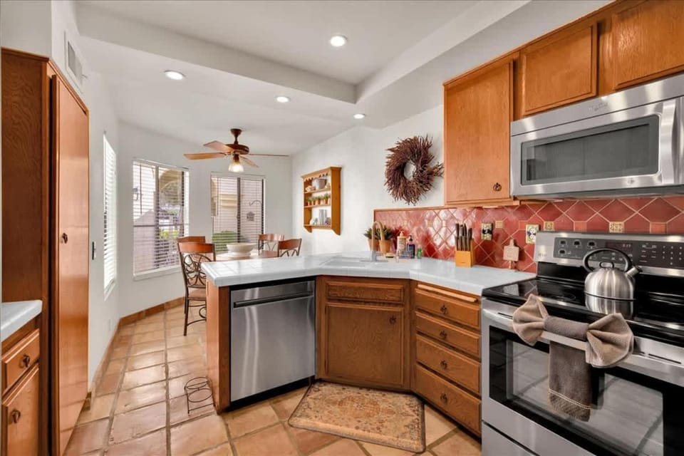 Spanish Bungalow Across from PGA West Clubhouse House in Indian Wells