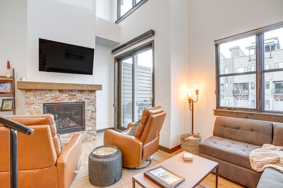 Walk to Cooper Creek Square: Condo w/ Hot Tub! House in Fraser