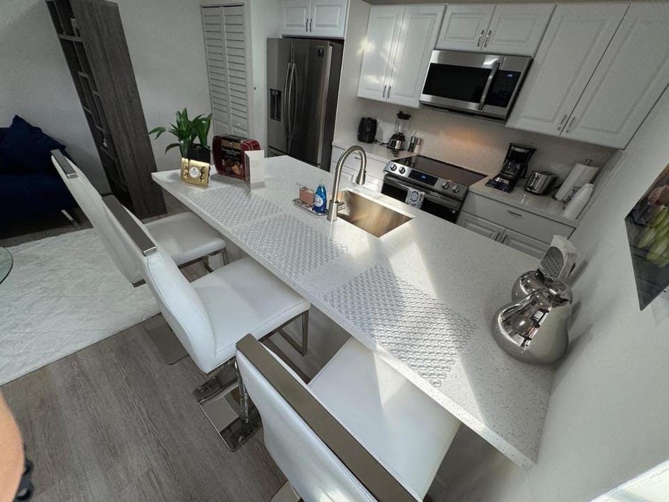 Modern Apartment Miami Oasis Apartment in Miami