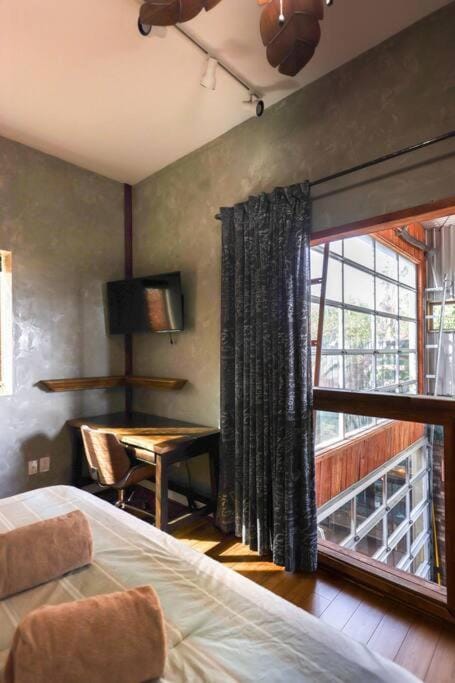 Bamboo Loft 6BR, 24 guests House in San Diego
