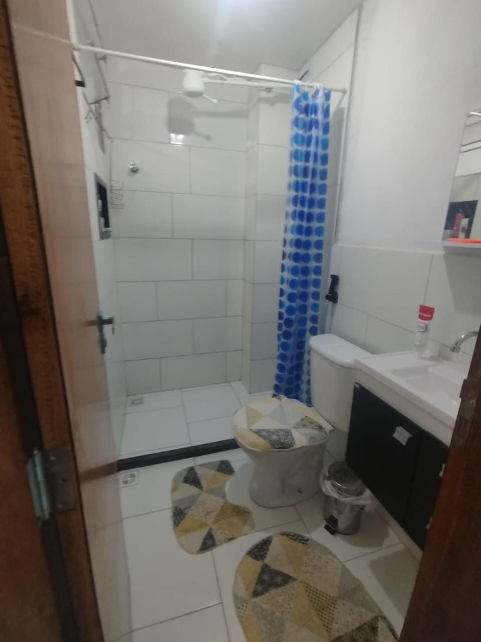 Shower, Toilet