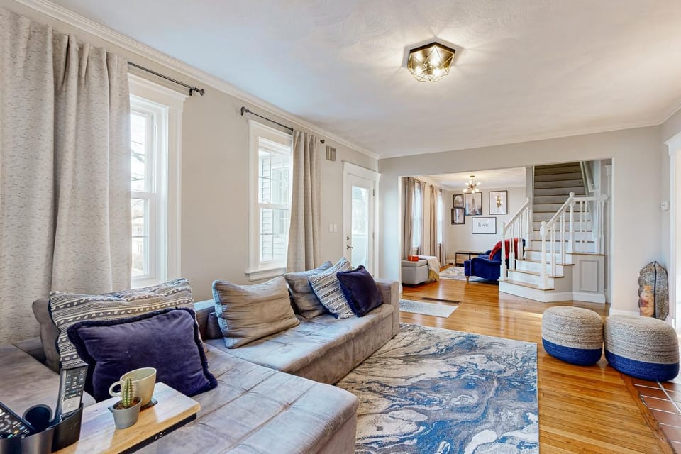 Walk to Transit & Eats! 'Urban Oasis in Newton' House in Newton