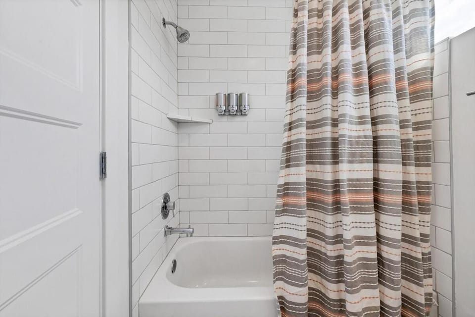 Newly furnished 5BD 4BA Townhome The Vue 30 House in St George