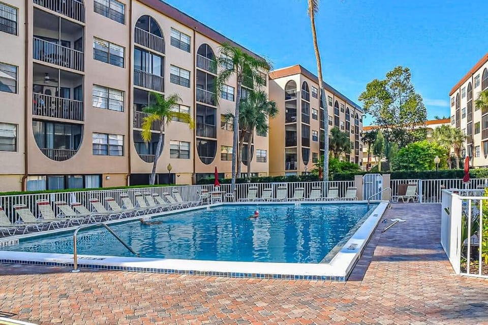 Anglers Cove Retreat House in Marco Island