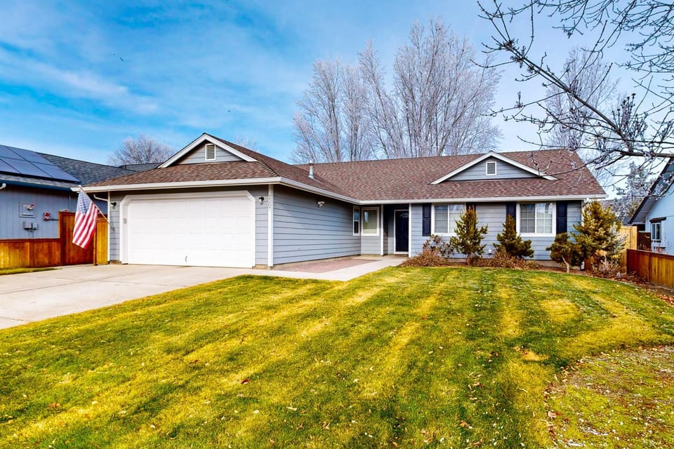 Tranquil Redmond Retreat Relax and Explore Outdoors House in Redmond