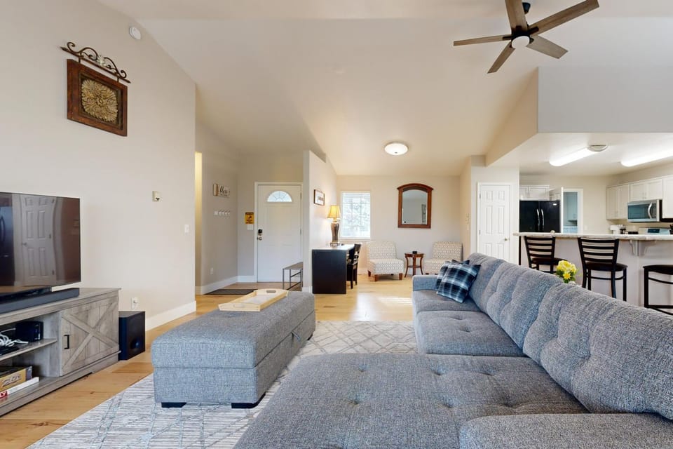 Tranquil Redmond Retreat Relax and Explore Outdoors House in Redmond