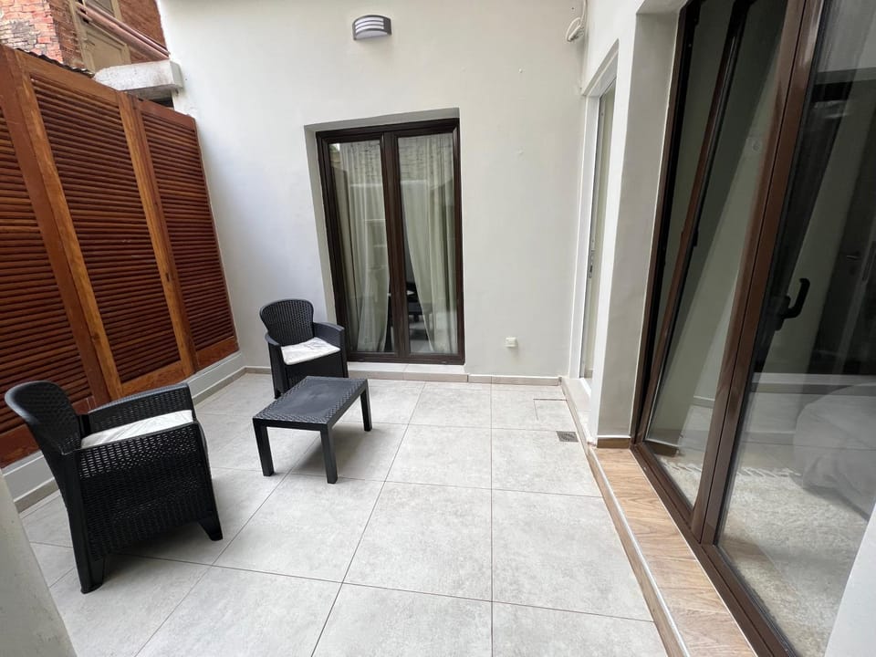 Modern apartment with patio Apartment in Athens