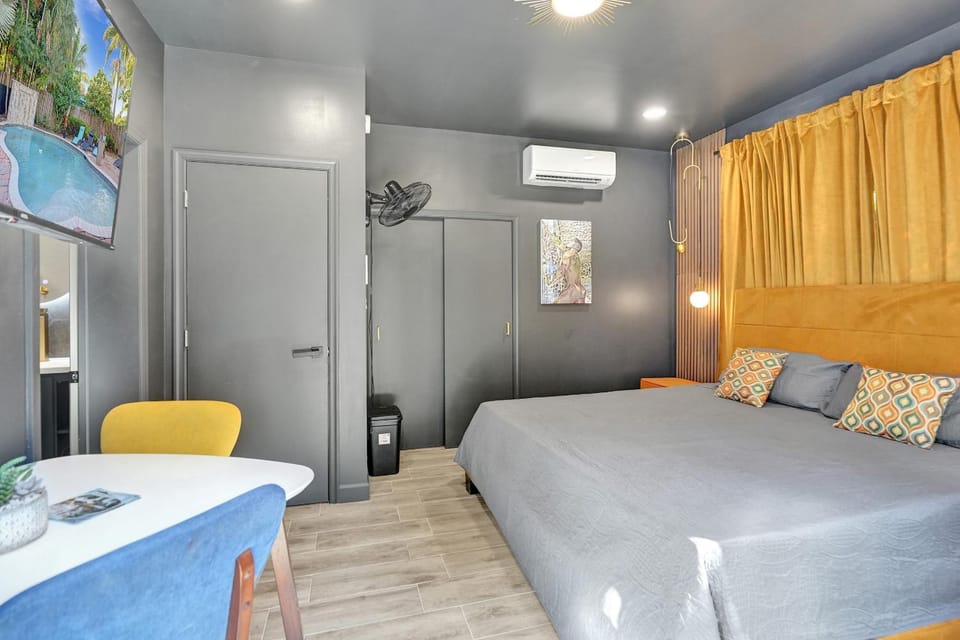 Kiki 4 - Men's Clothing optional Guest Houses House in Wilton Manors