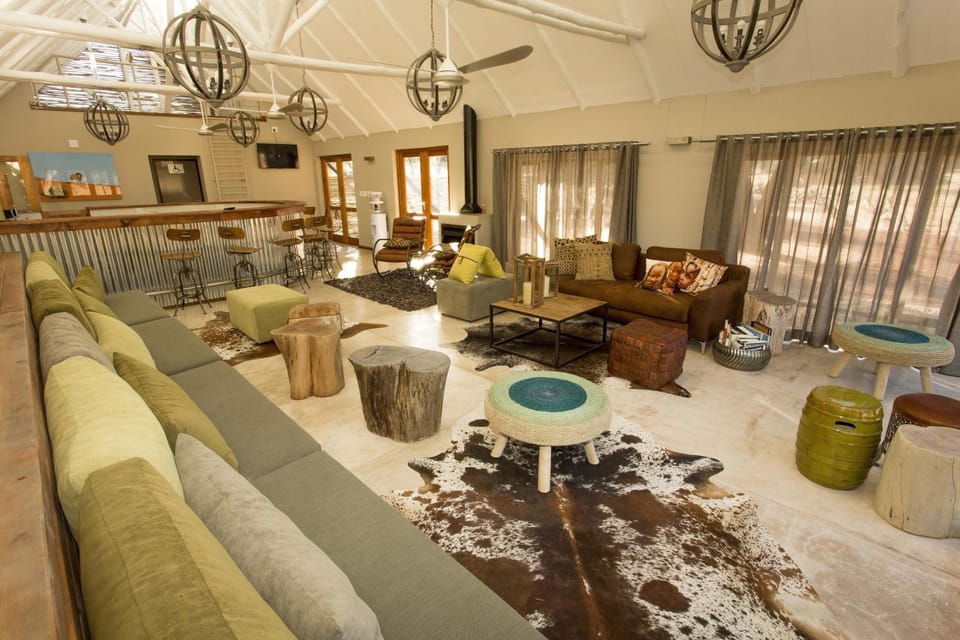Communal lounge/ TV room