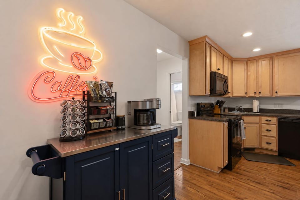 Coffee Lover's Paradise - Heart of Tremont House in Cleveland Heights