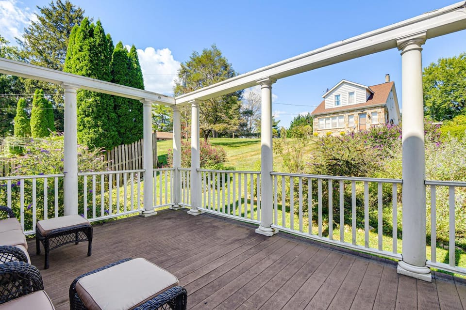 54 Mi to Dtwn DC: Spacious Family Home! House in Maryland