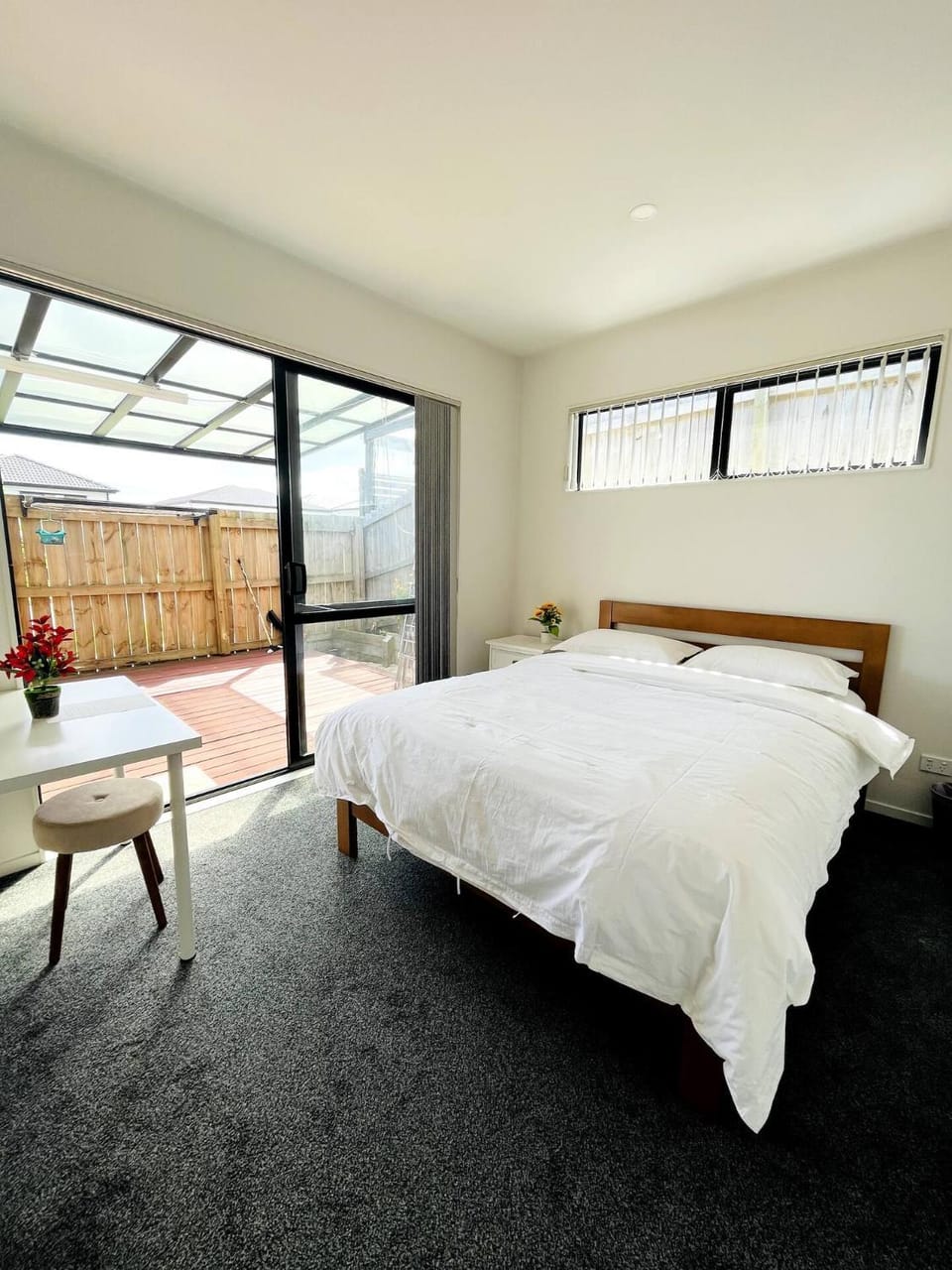 Bed, Balcony/Terrace, Photo of the whole room, Bedroom